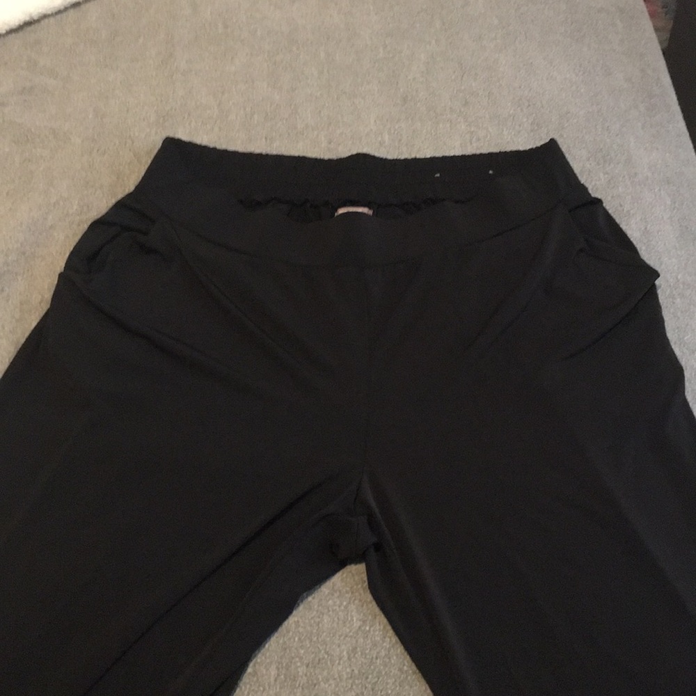 Stretchy black wide leg pants